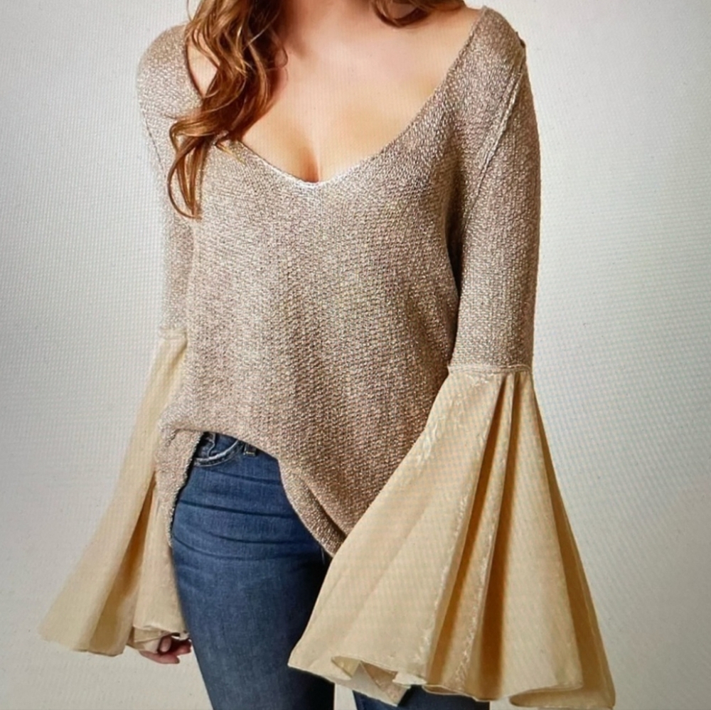 Free People Stylish Velvet Bell Sleeve Sweater Sz.L